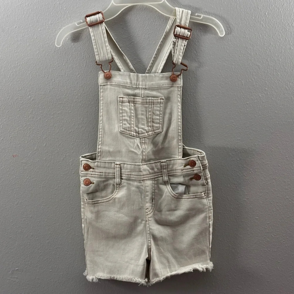 Cat & Jack Girls Beige Overall Shorts Ultimate Stretch‎ Size S (6/6x).